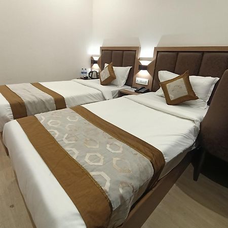 Hotel Beverly Palace Santacruz - Near Bkc - Mumbai Airport T1 Dış mekan fotoğraf