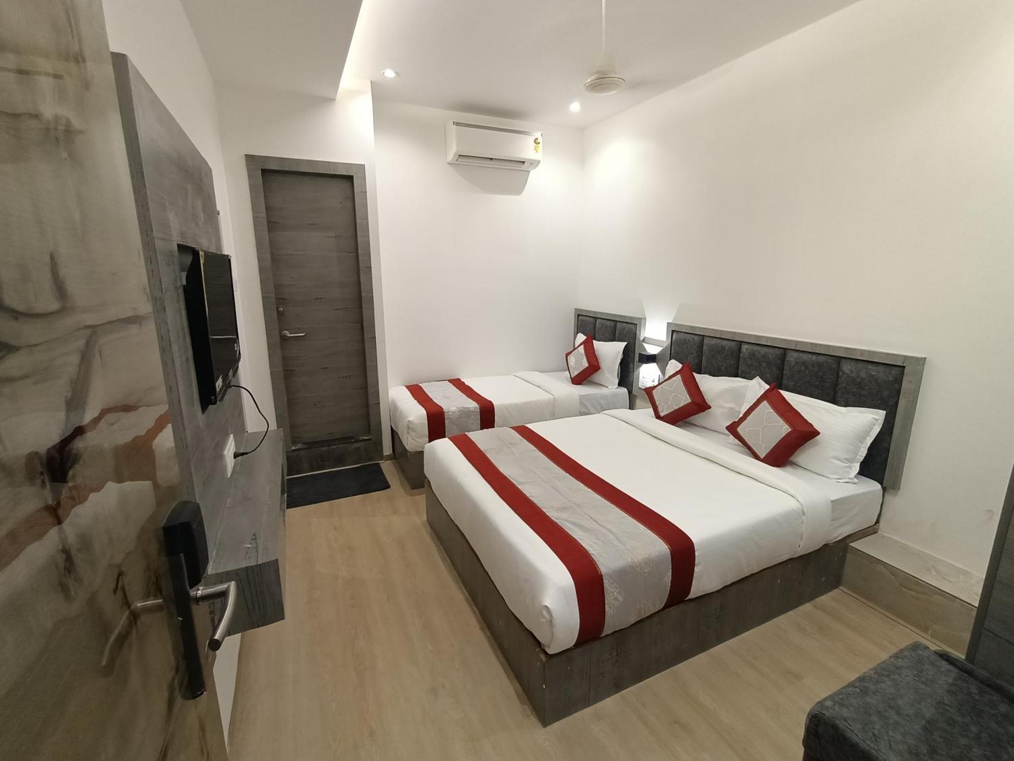 Hotel Beverly Palace Santacruz - Near Bkc - Mumbai Airport T1 Dış mekan fotoğraf