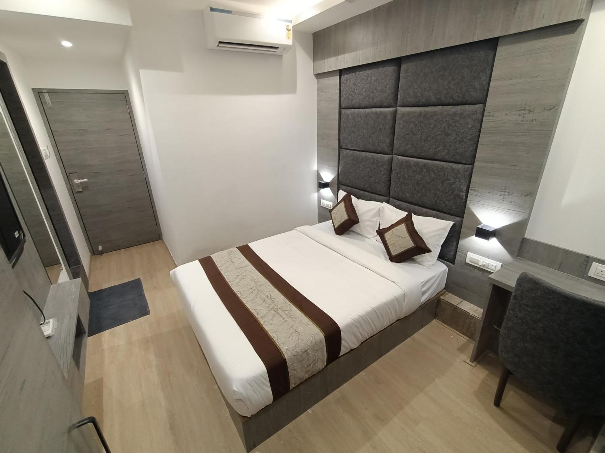 Hotel Beverly Palace Santacruz - Near Bkc - Mumbai Airport T1 Dış mekan fotoğraf