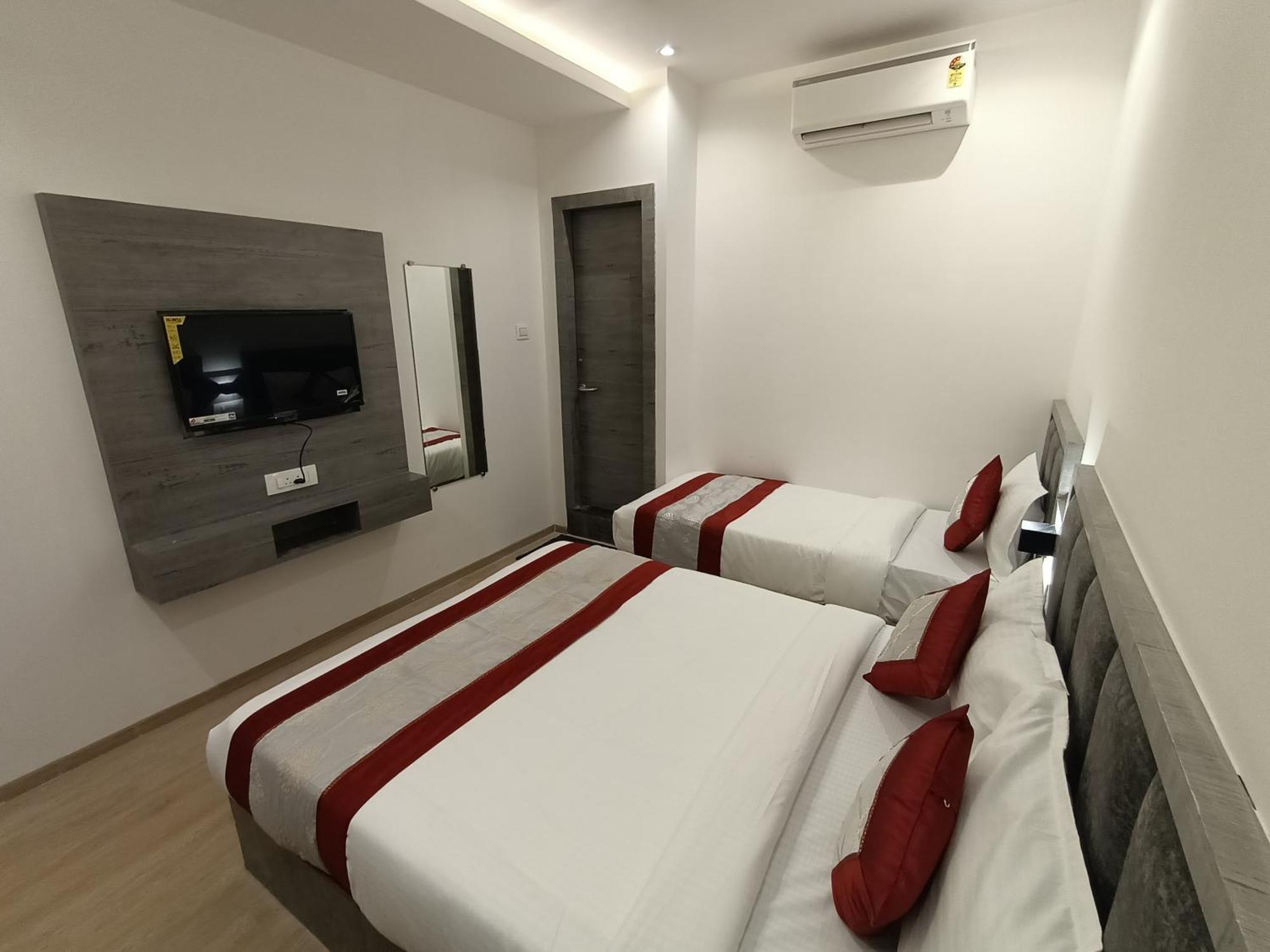 Hotel Beverly Palace Santacruz - Near Bkc - Mumbai Airport T1 Dış mekan fotoğraf