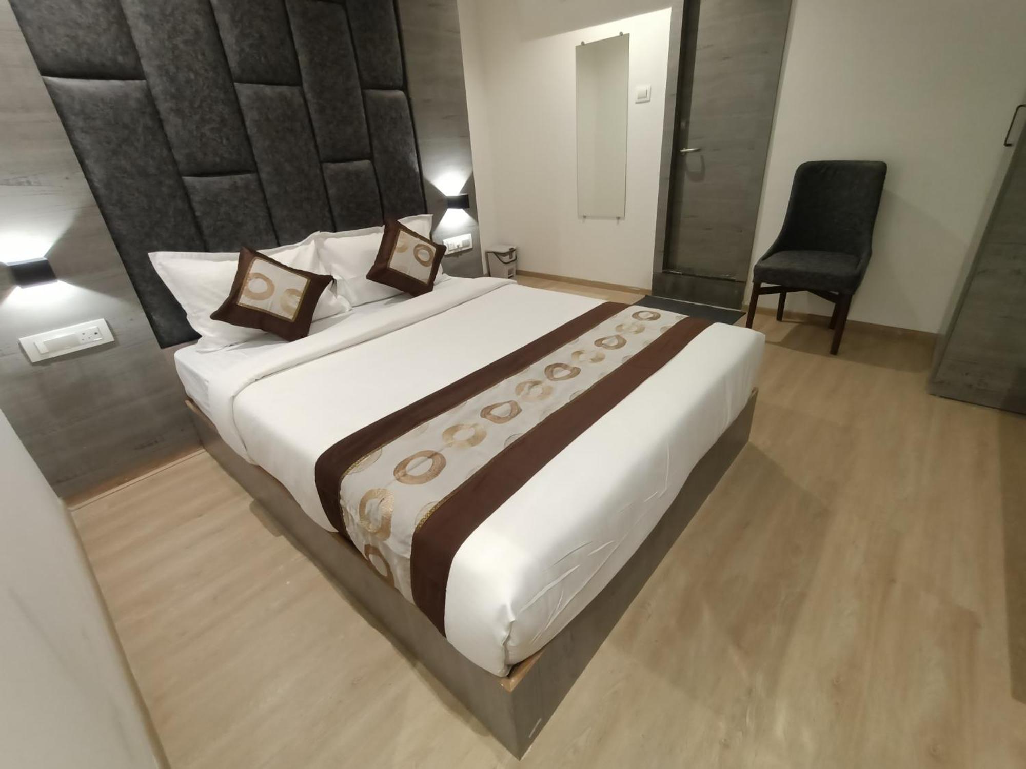 Hotel Beverly Palace Santacruz - Near Bkc - Mumbai Airport T1 Dış mekan fotoğraf