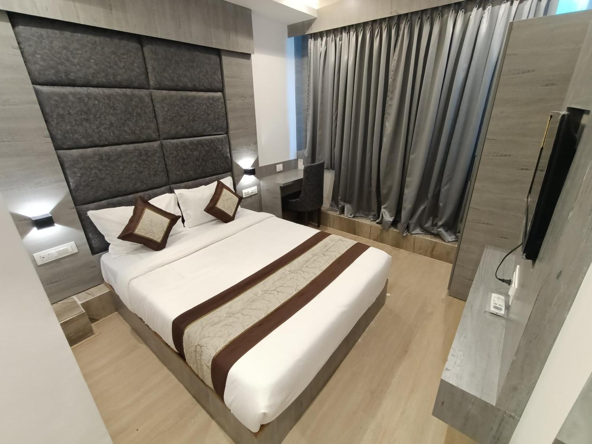 Hotel Beverly Palace Santacruz - Near Bkc - Mumbai Airport T1 Dış mekan fotoğraf