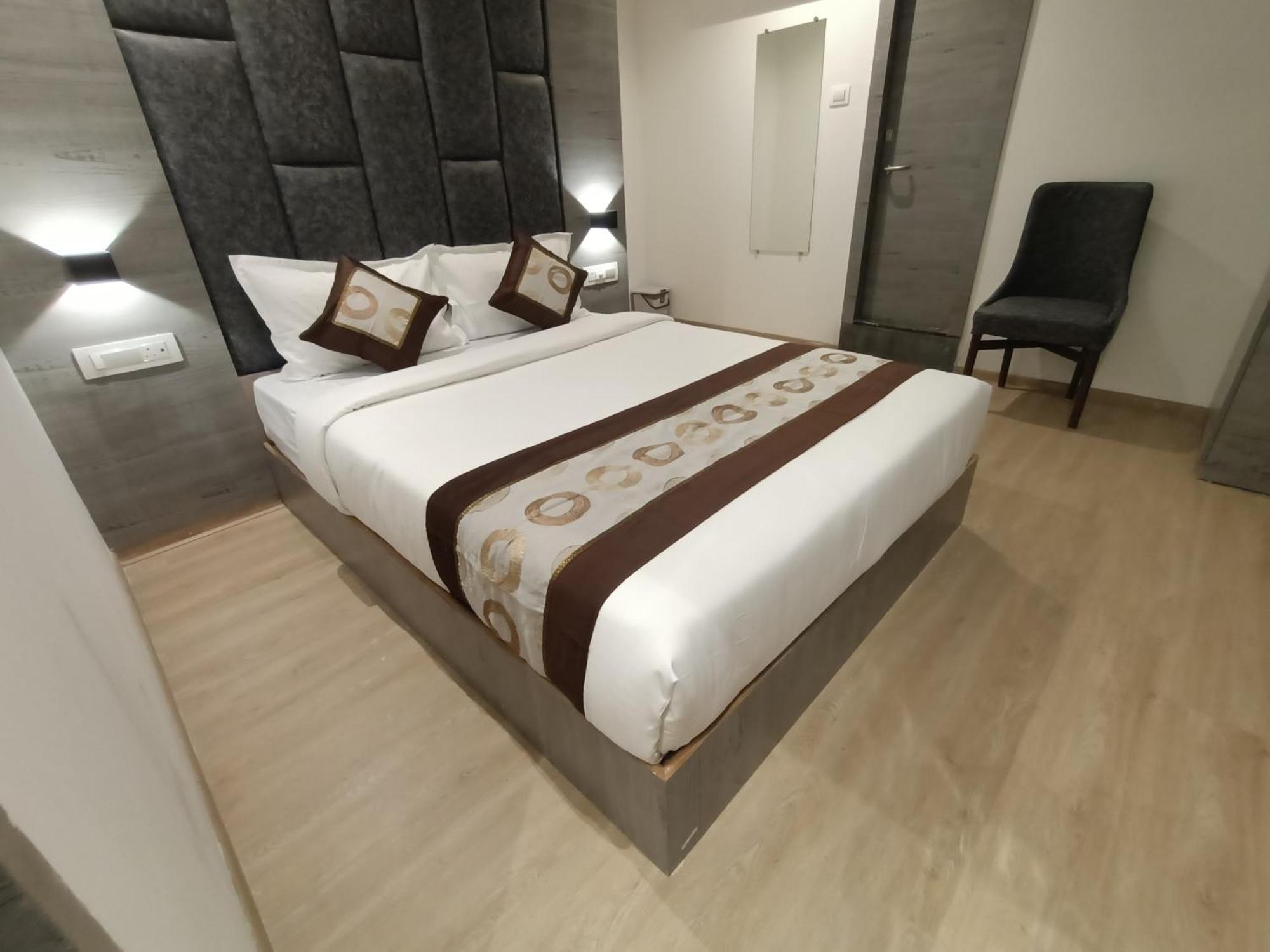 Hotel Beverly Palace Santacruz - Near Bkc - Mumbai Airport T1 Dış mekan fotoğraf