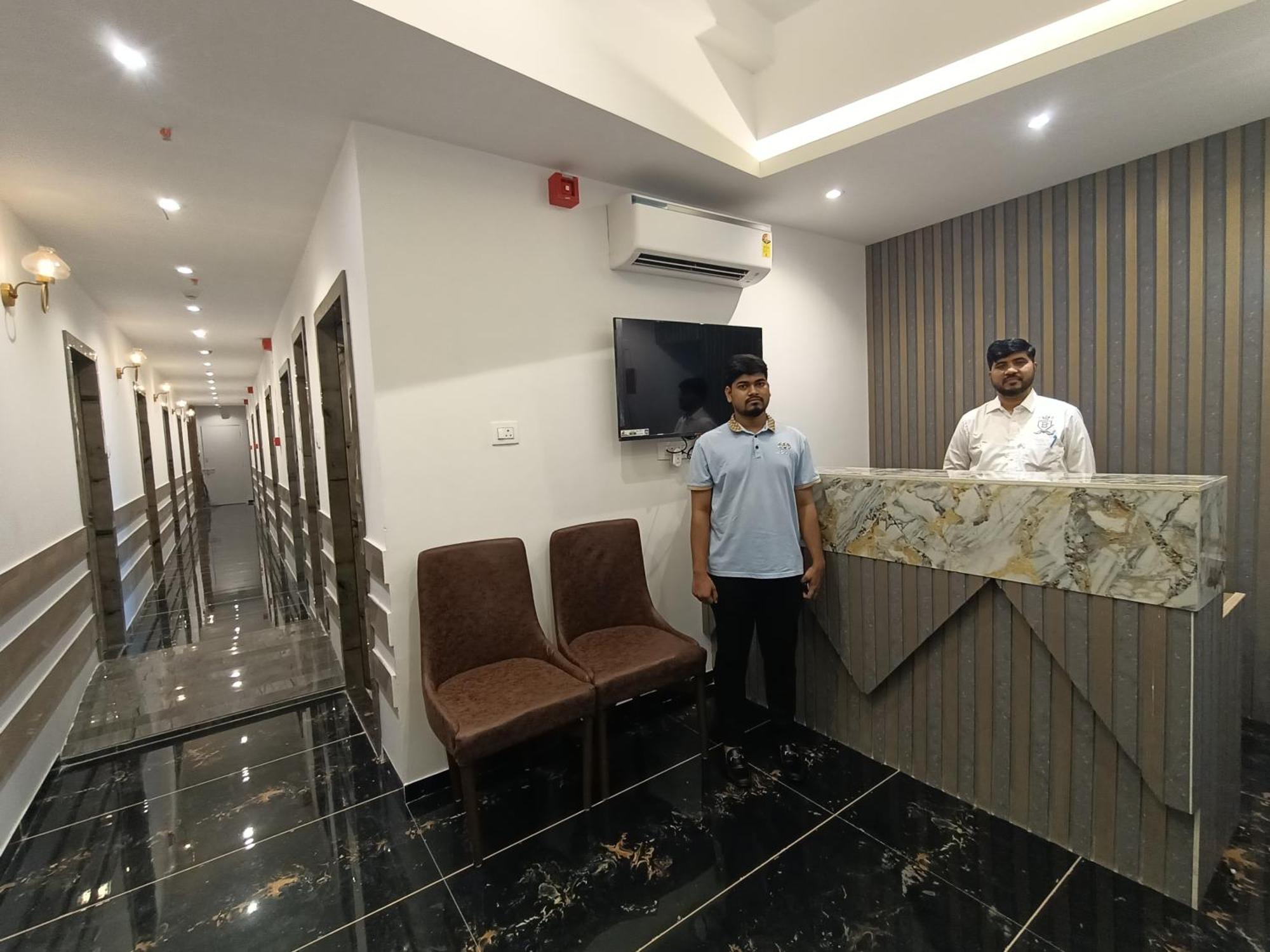 Hotel Beverly Palace Santacruz - Near Bkc - Mumbai Airport T1 Dış mekan fotoğraf