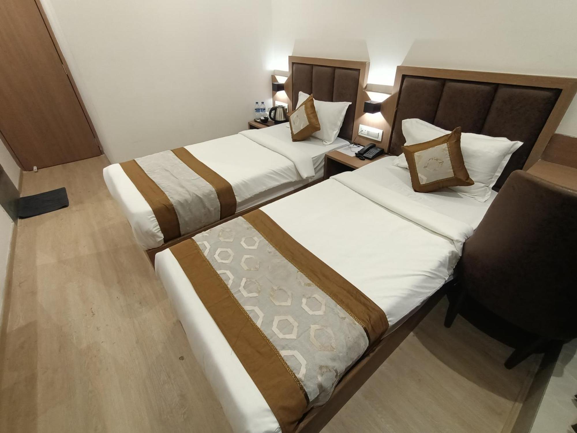 Hotel Beverly Palace Santacruz - Near Bkc - Mumbai Airport T1 Dış mekan fotoğraf