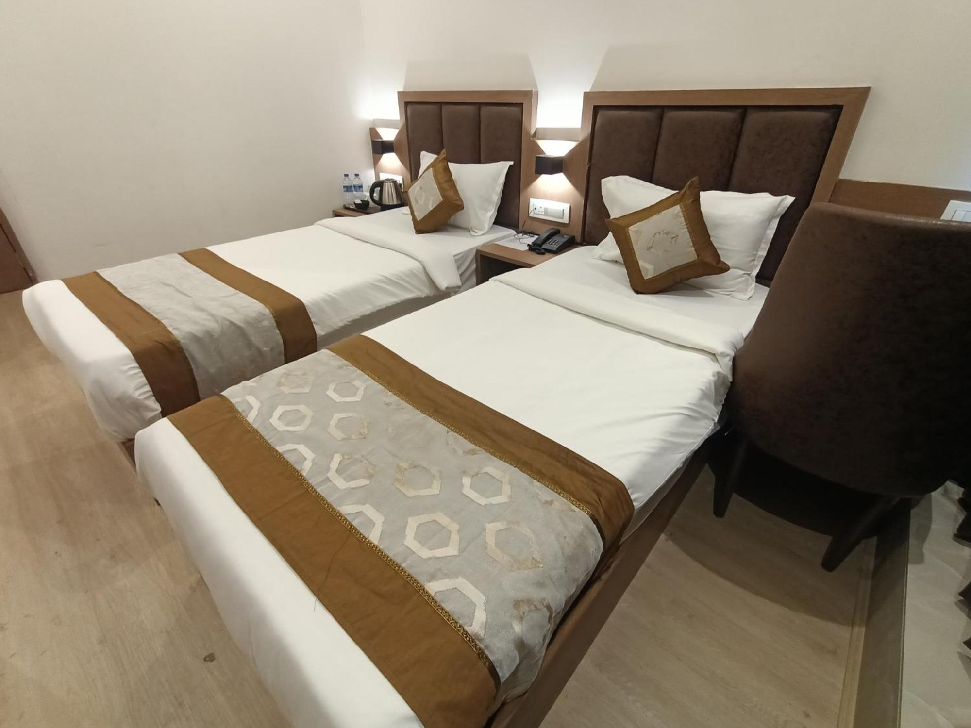 Hotel Beverly Palace Santacruz - Near Bkc - Mumbai Airport T1 Dış mekan fotoğraf