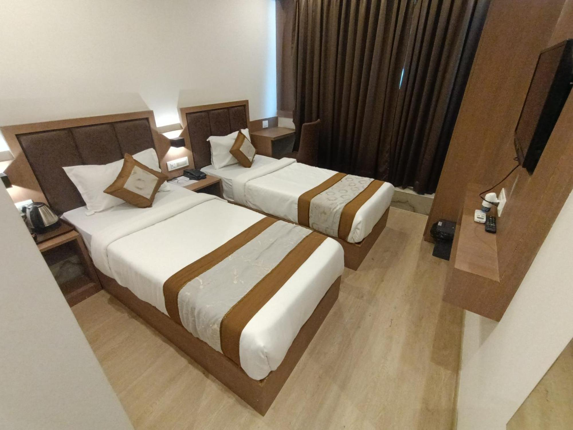 Hotel Beverly Palace Santacruz - Near Bkc - Mumbai Airport T1 Dış mekan fotoğraf