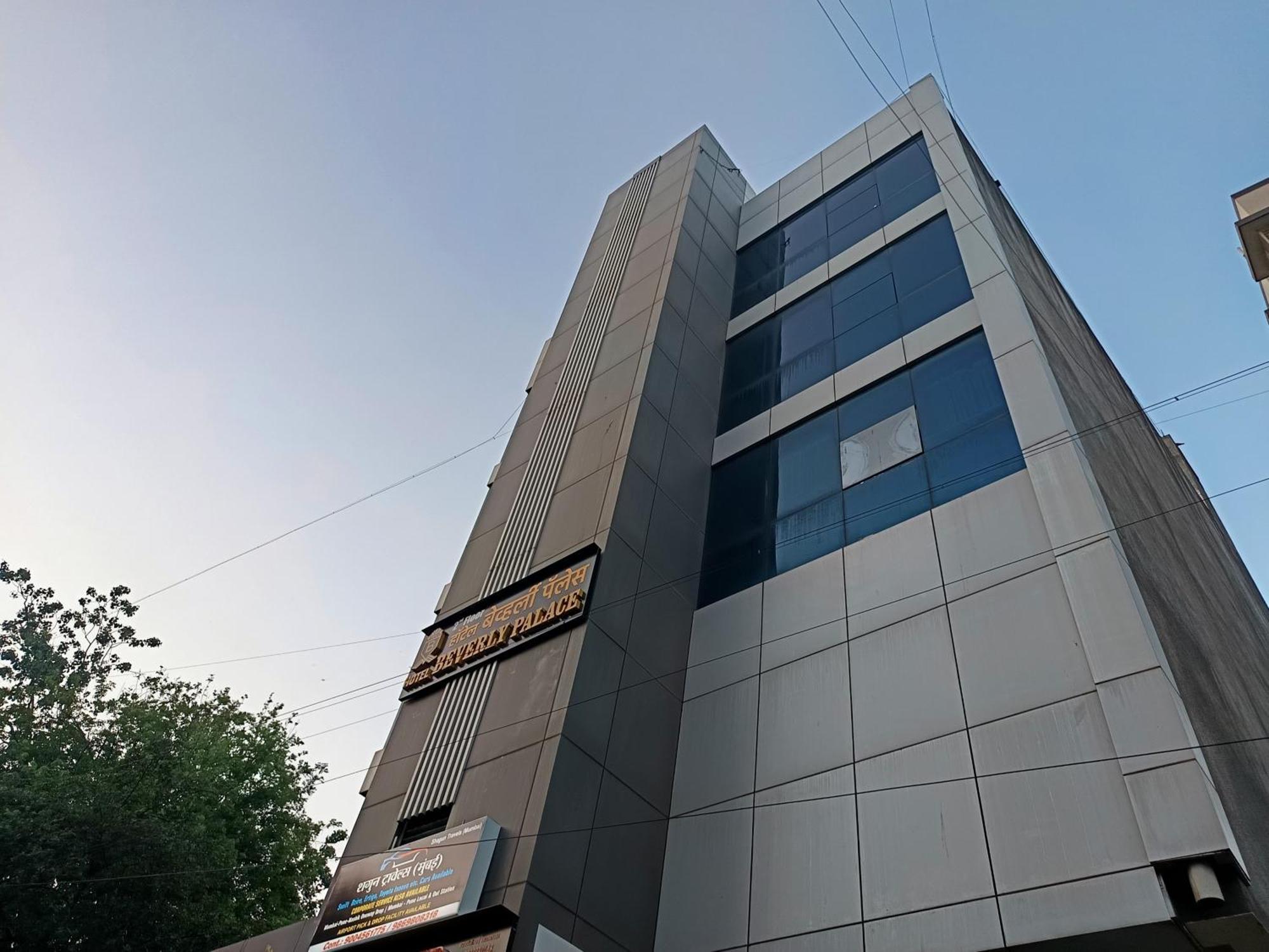 Hotel Beverly Palace Santacruz - Near Bkc - Mumbai Airport T1 Dış mekan fotoğraf