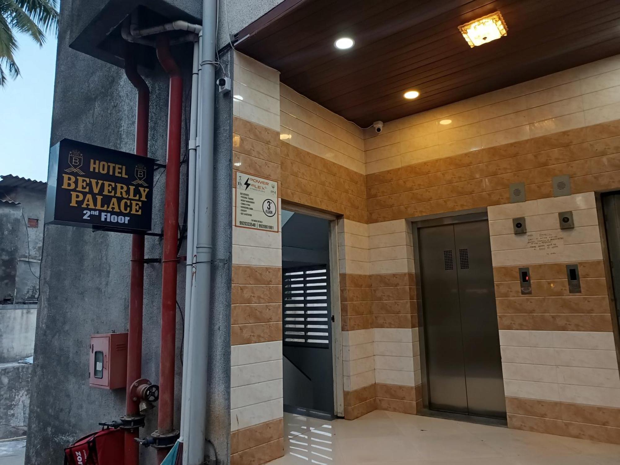Hotel Beverly Palace Santacruz - Near Bkc - Mumbai Airport T1 Dış mekan fotoğraf