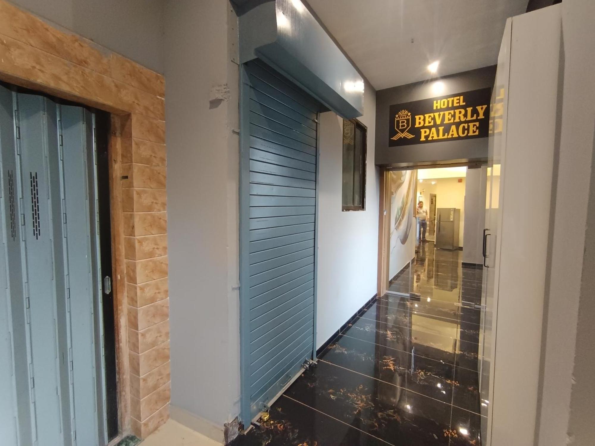 Hotel Beverly Palace Santacruz - Near Bkc - Mumbai Airport T1 Dış mekan fotoğraf